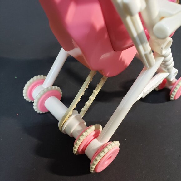 Vintage 90s Barbie Strollin Fun Baby Kelly Doll in Stroller African American - Picture 5 of 8